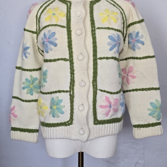 Vintage Hand Knit Floral Embroidered Pastel Daisy Cardigan Sweater